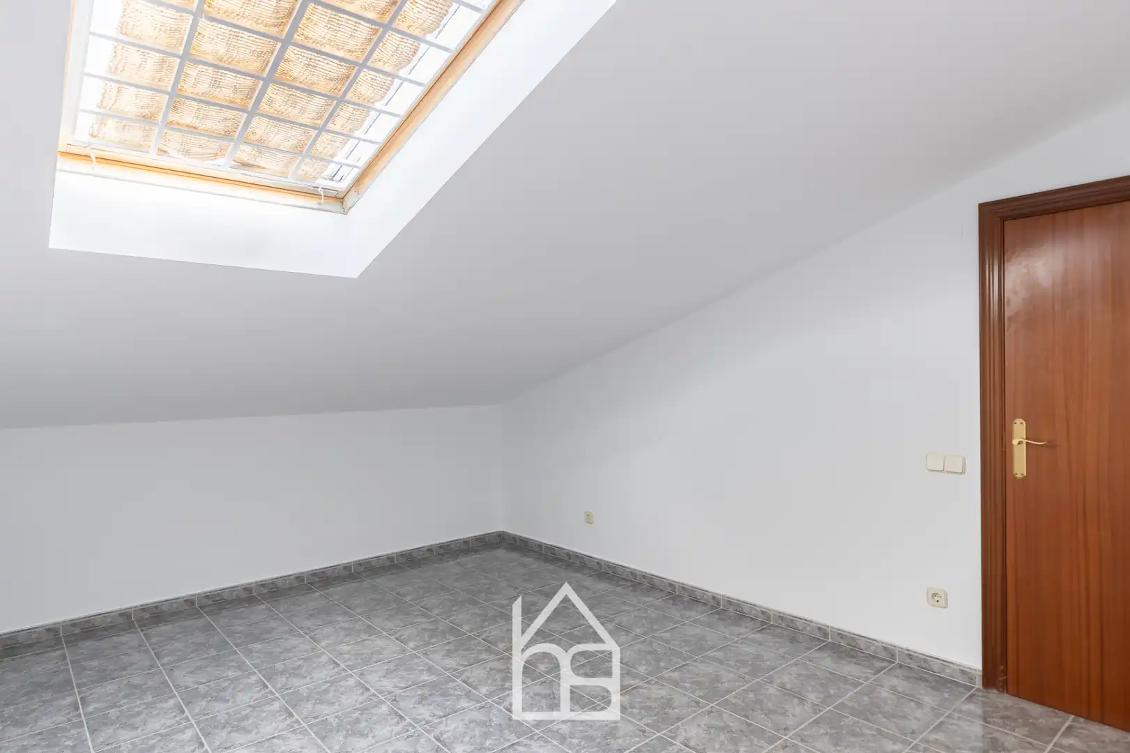 Casa adosada en venda en Cornellà de Llobregat amb Aire condicionat, Calefacció i Terrassa