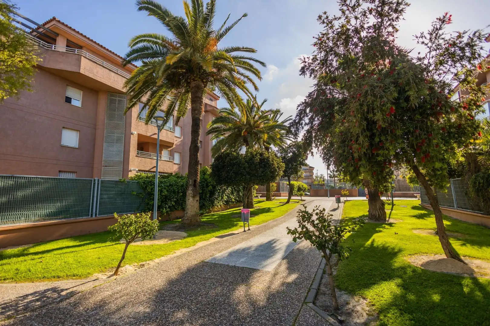 Vista exterior de Pis en venda en Sanlúcar de Barrameda amb Aire condicionat, Calefacció i Jardí privat