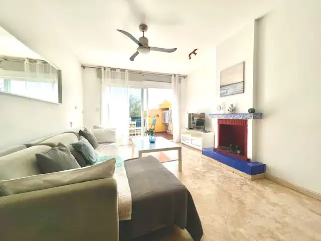 Sala de estar de Ático en venta en Marbella con Aire acondicionado, Terraza y Trastero