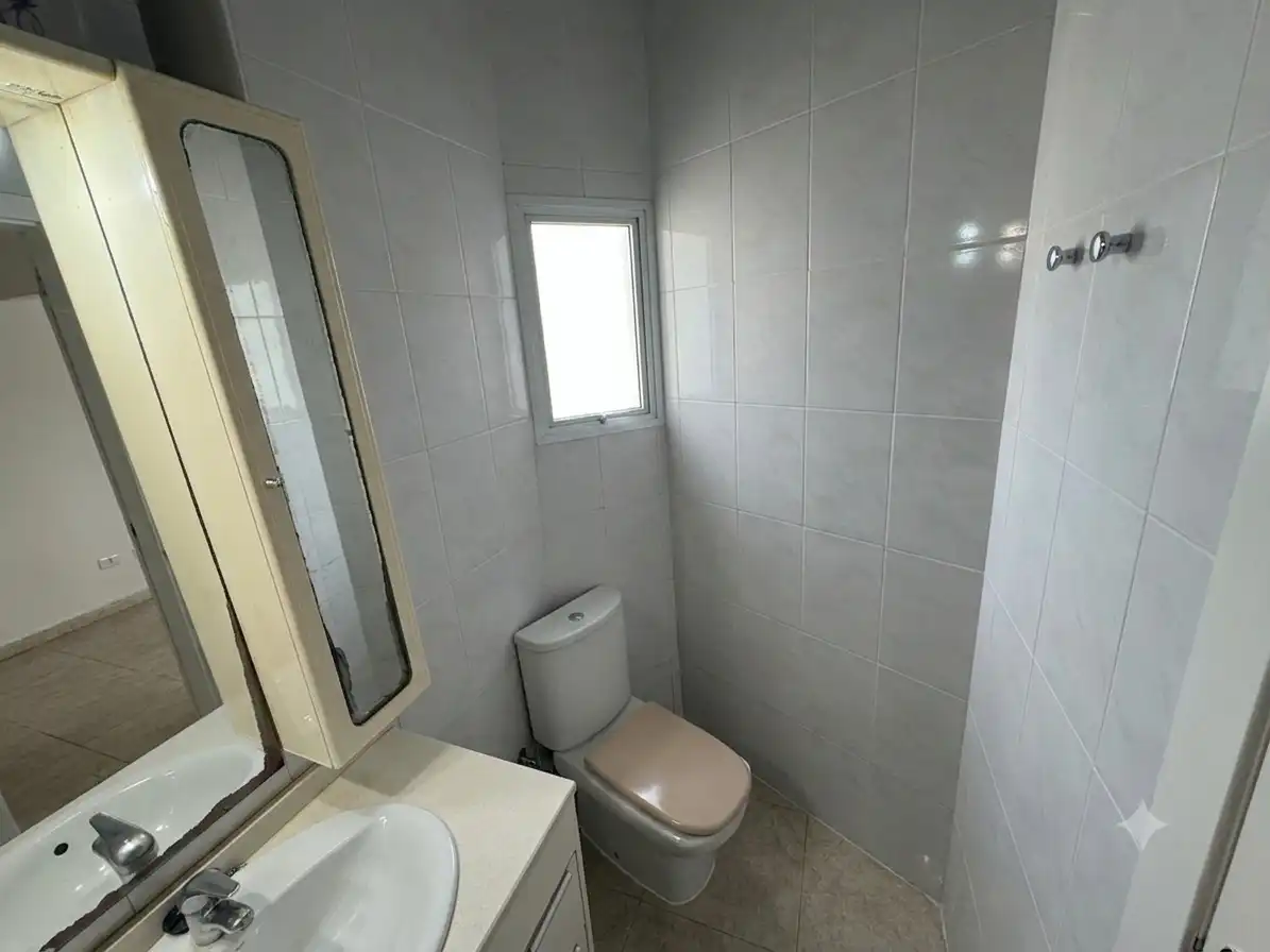 Badezimmer von Wohnung zum Verkauf in Cornellà de Llobregat mit Alarm