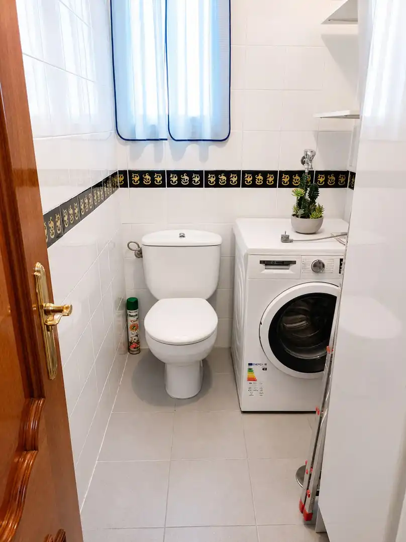 Badezimmer von Wohnung zum Verkauf in Alcalá de Guadaira mit Klimaanlage und Abstellraum