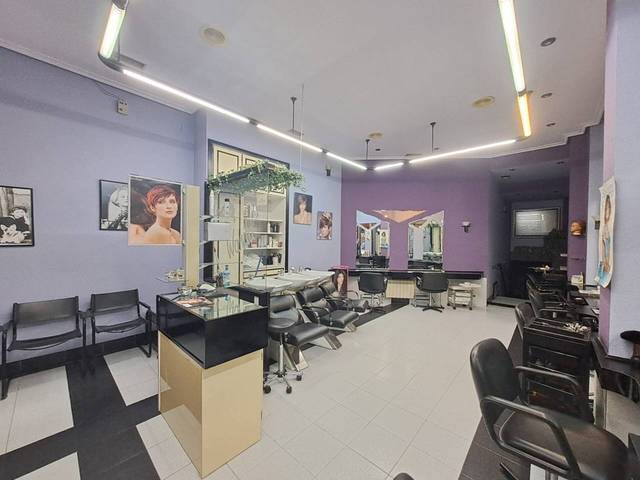 Local comercial en Alquiler en Calle Calzadas en Villa Pilar