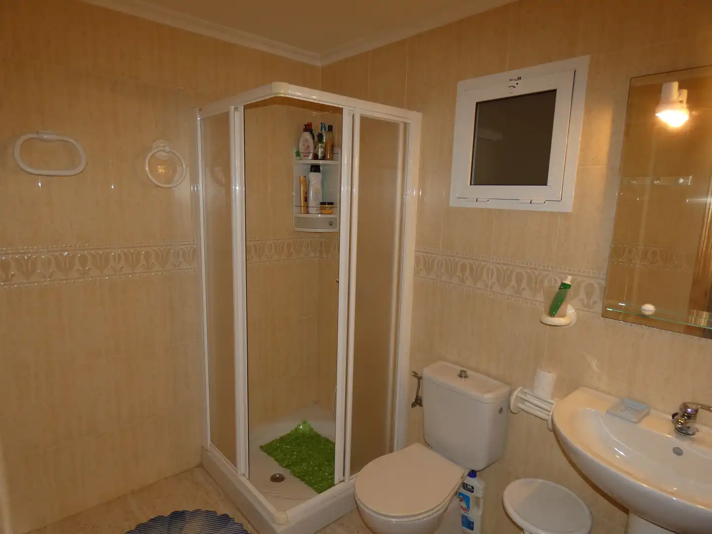 Badezimmer von Einfamilien-Reihenhaus zur Miete in Vera mit Klimaanlage, Heizung und Privatgarten