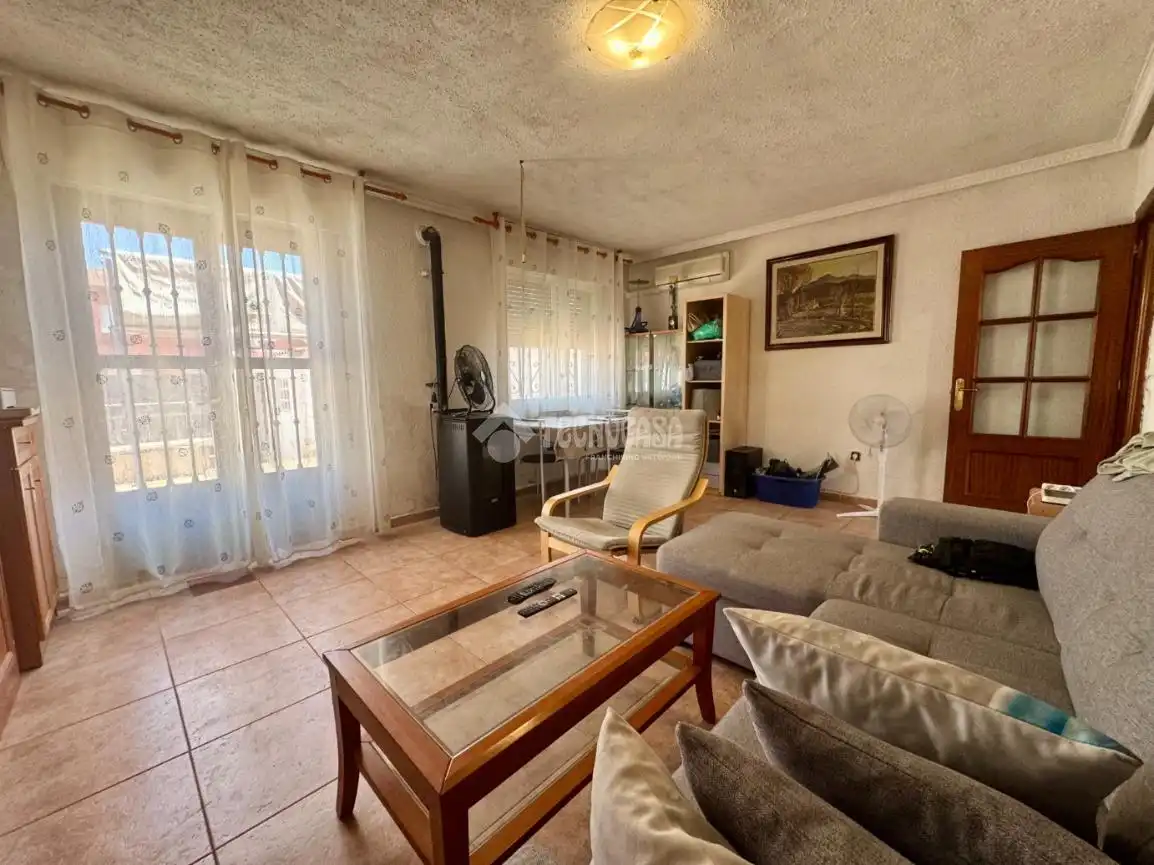 Sala d'estar de Casa adosada en venda en Azuqueca de Henares