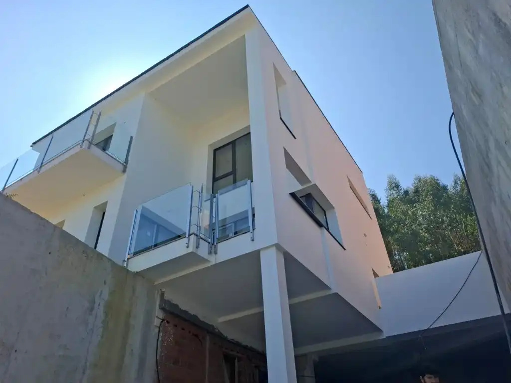Vista exterior de Casa o xalet en venda en Foz amb Jardí privat, Terrassa i Traster