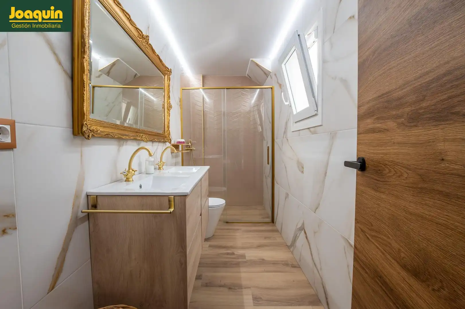 Bathroom of Houses for sale in Córdoba  with Air Conditioner, Terrace and Storage room