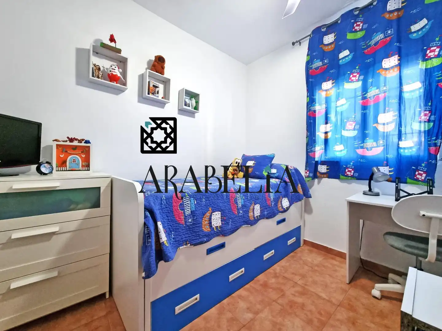 Dormitori de Casa o xalet en venda en Córdoba amb Aire condicionat, Calefacció i Terrassa
