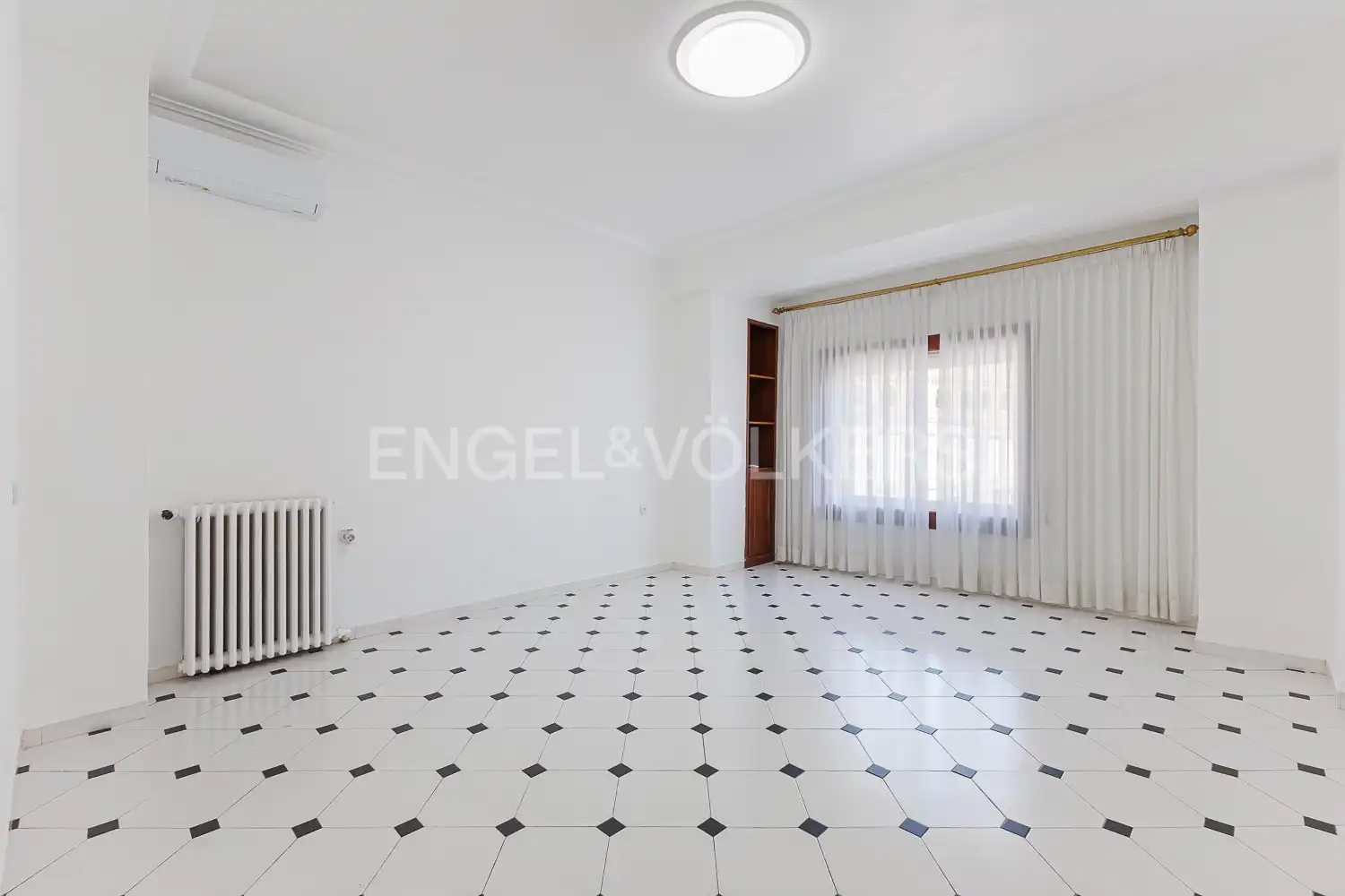 Wohnzimmer von Wohnung zur Miete in Valencia mit Klimaanlage, Heizung und Terrasse