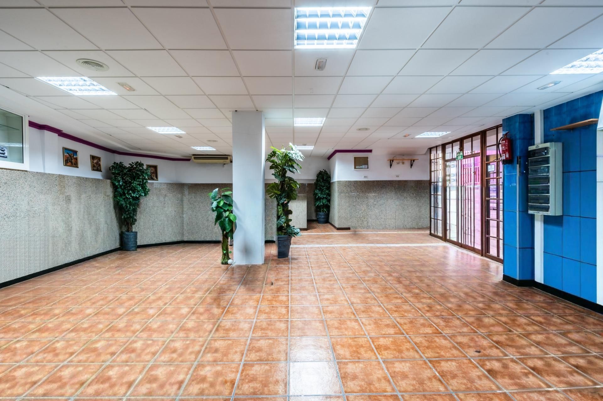 Premises for sale in Arico  with Air Conditioner and Furnished