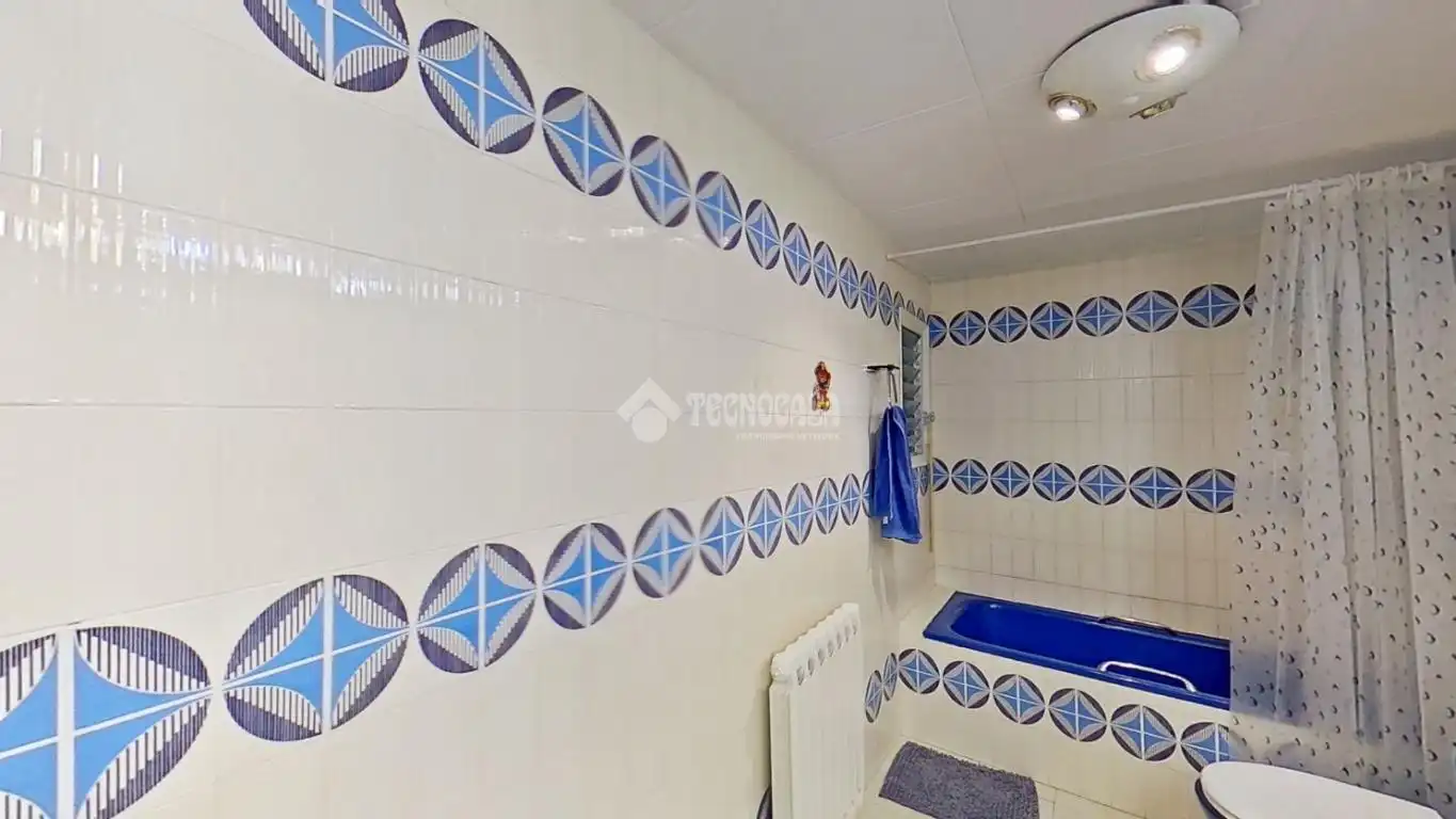 Baño de Piso en venta en Berga con Balcón