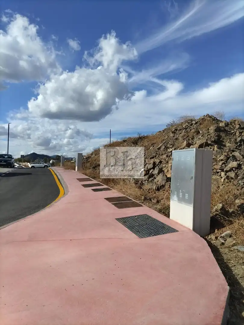 Vista exterior de Casa adosada en venta en Málaga con Jardín privado