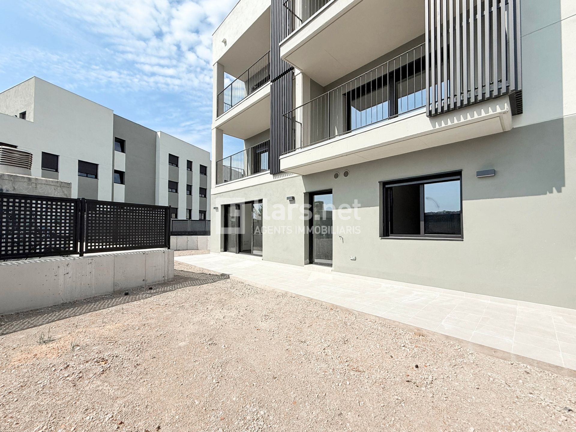 Exterior view of Planta baja for sale in Vilanova i la Geltrú  with Air Conditioner, Heating and Private garden