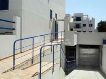 Baixos amb ascensor de lloguer a Avinguda Xixona 35