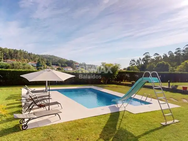 Piscina de Casa o chalet en venta en Vigo  con Aire acondicionado, Calefacción y Jardín privado
