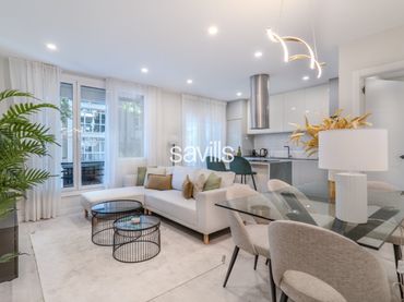 Apartment with lift for sale in Eixample