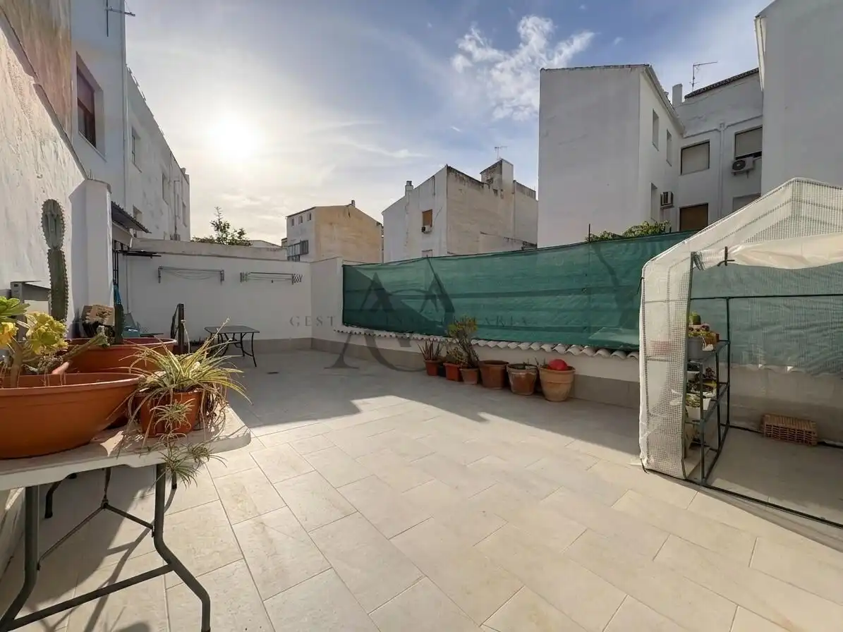 Terraza de Piso en venta en Lucena con Aire acondicionado
