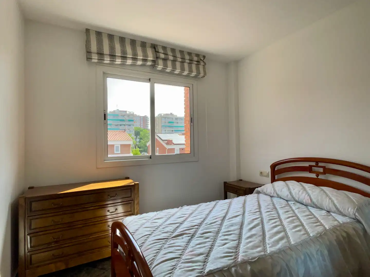 Schlafzimmer von Einfamilien-Reihenhaus zum Verkauf in Sant Vicenç de Montalt mit Klimaanlage, Heizung und Privatgarten