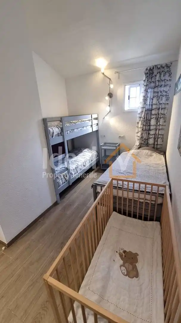 Dormitori de Casa adosada en venda en Adeje amb Jardí privat, Terrassa i Piscina comunitària