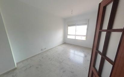 Bedroom of Flat for sale in  Sevilla Capital