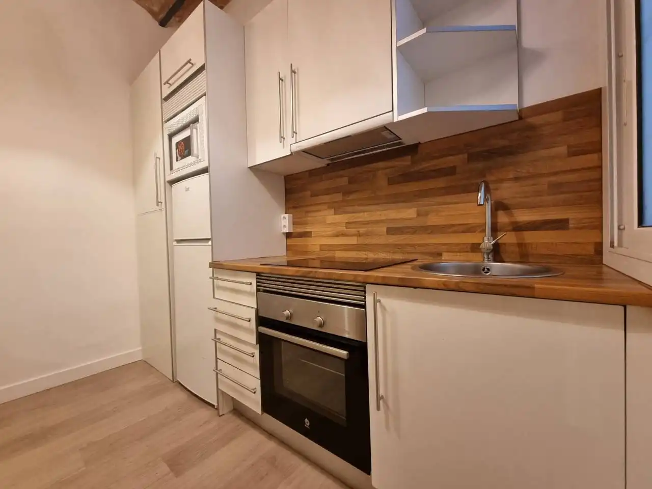Lofts for rent in Calle Benavent, La Maternitat i Sant Ramon