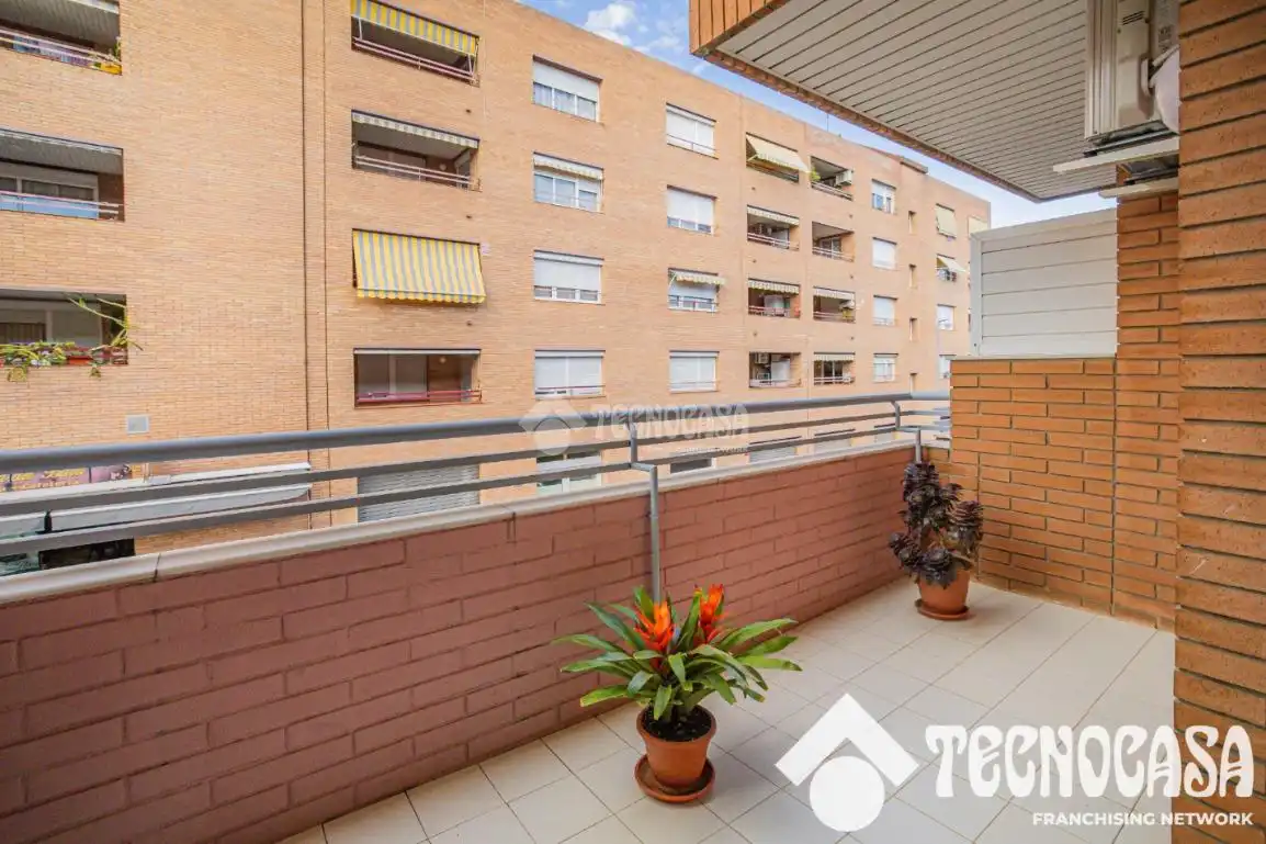 Exterior view of Flat for sale in Sant Boi de Llobregat  with Air Conditioner, Heating and Terrace