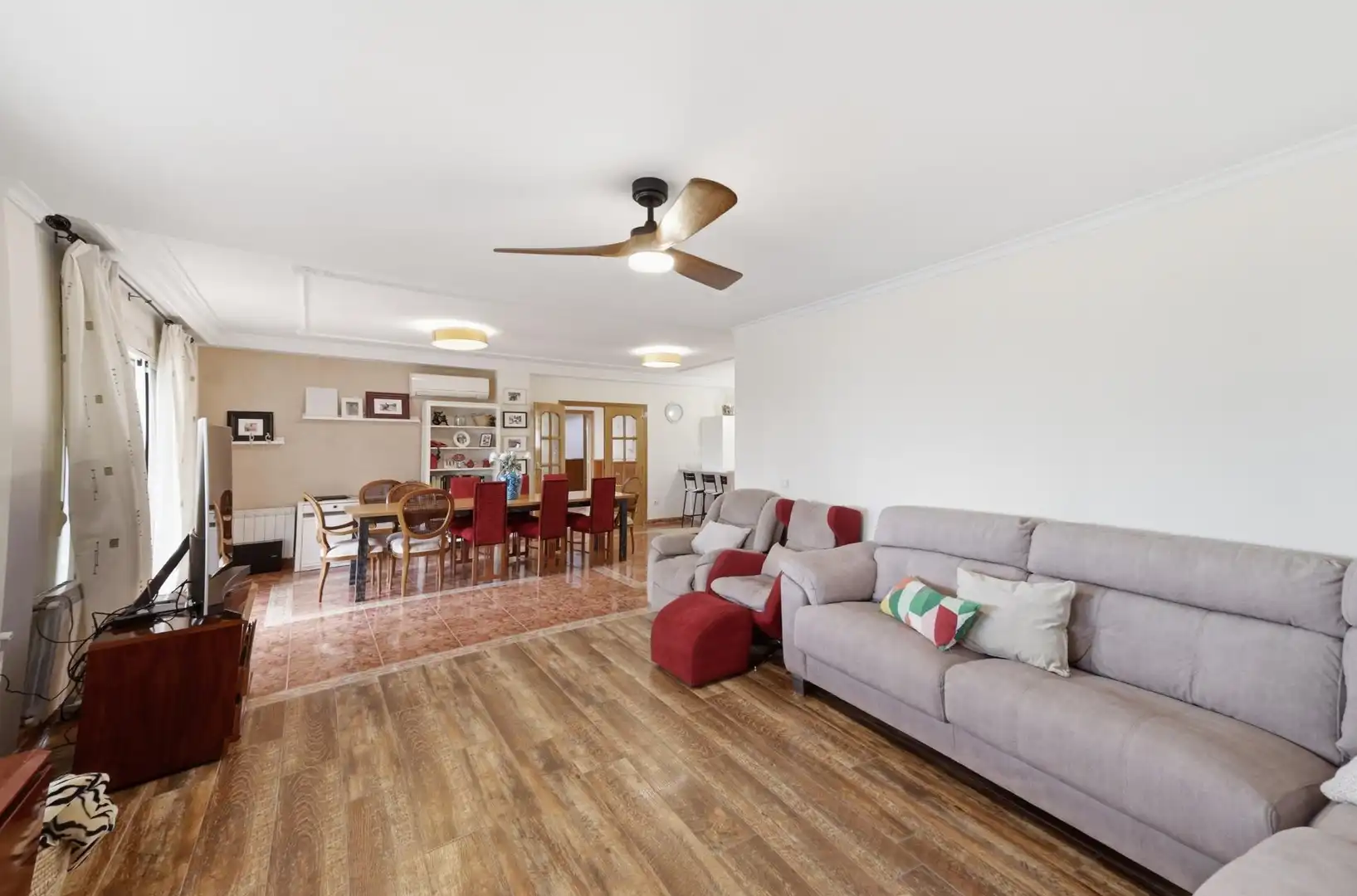 Sala de estar de Casa o chalet en venta en Torrent con Aire acondicionado, Calefacción y Jardín privado