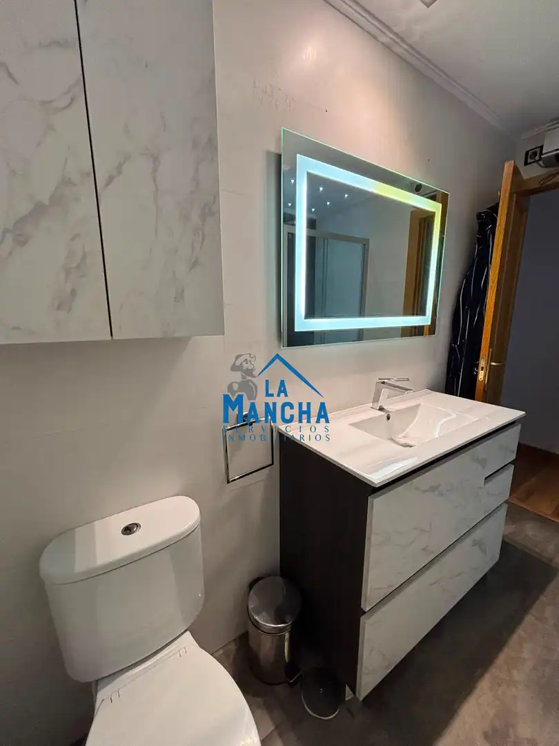 Bathroom of Flat for sale in Albacete  with Air Conditioner, Heating and Furnished