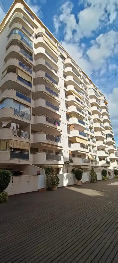 Apartament amb piscina en venda a Avinguda Mestral, imagen 28