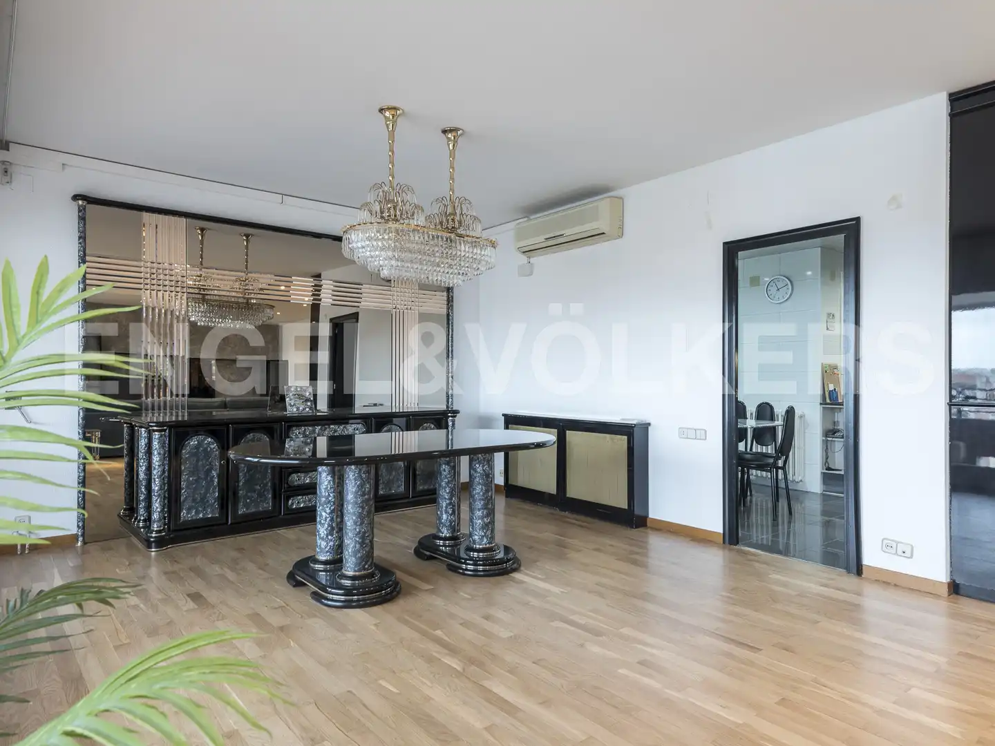 Dining room of Flat for rent in Barcelona  with Air Conditioner, Heating and Parquet flooring