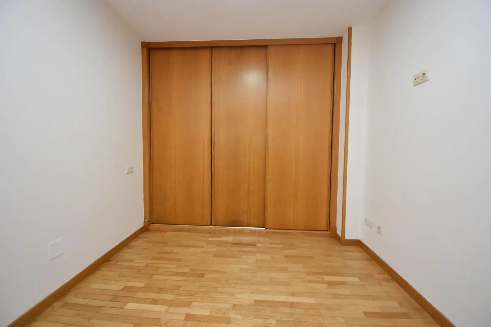 Schlafzimmer von Wohnung zur Miete in Cambre  mit Heizung