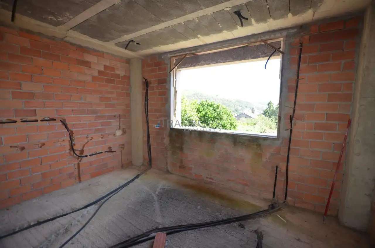 Casa o xalet en venda en Redondela amb Jardí privat, Terrassa i Traster