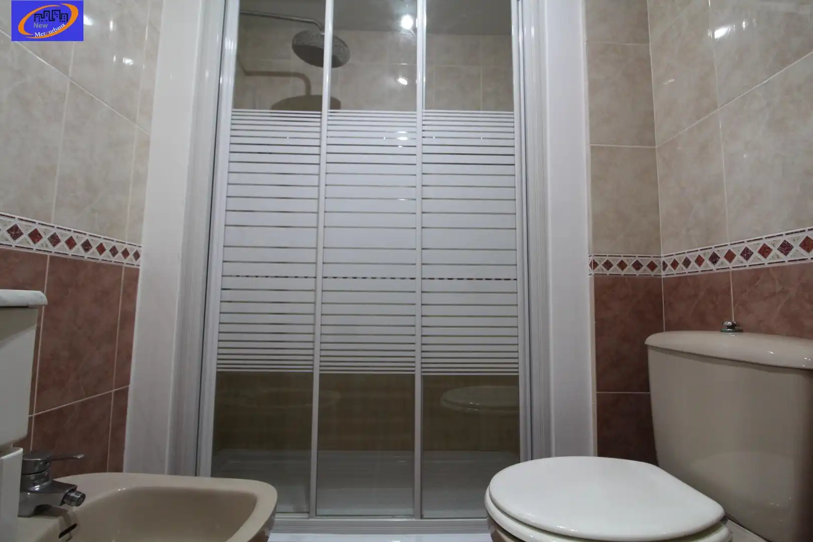 Bathroom of Flat for rent in Mislata  with Air Conditioner, Heating and Furnished
