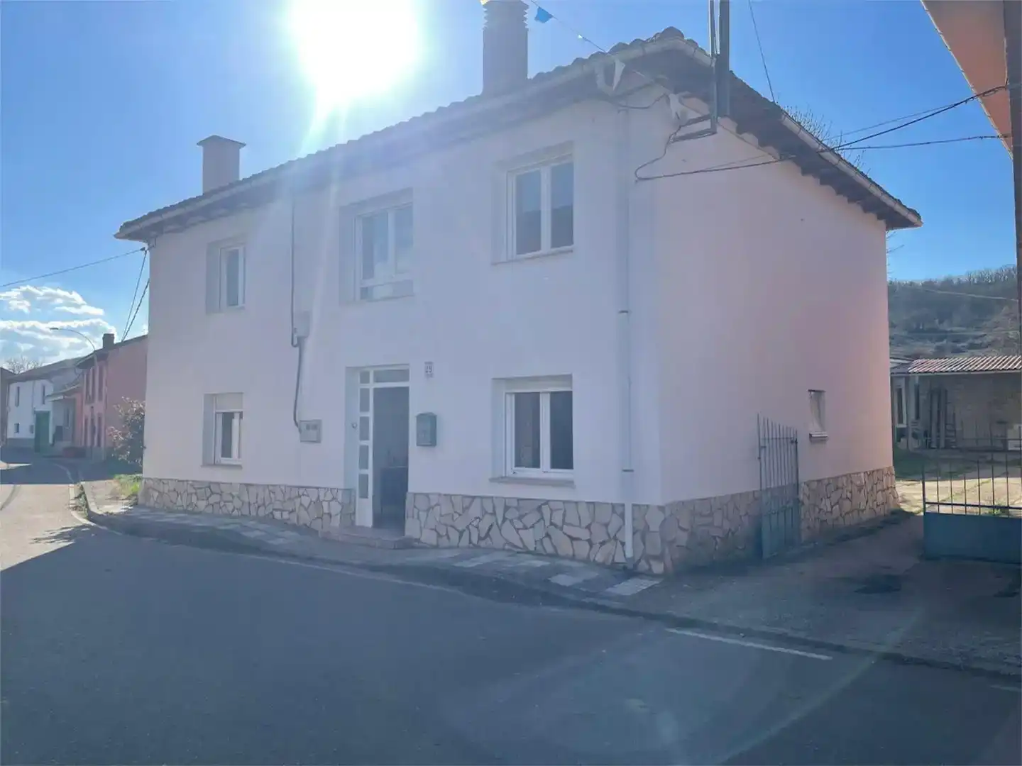 Exterior view of Flat for sale in Gradefes  with Parquet flooring and Furnished