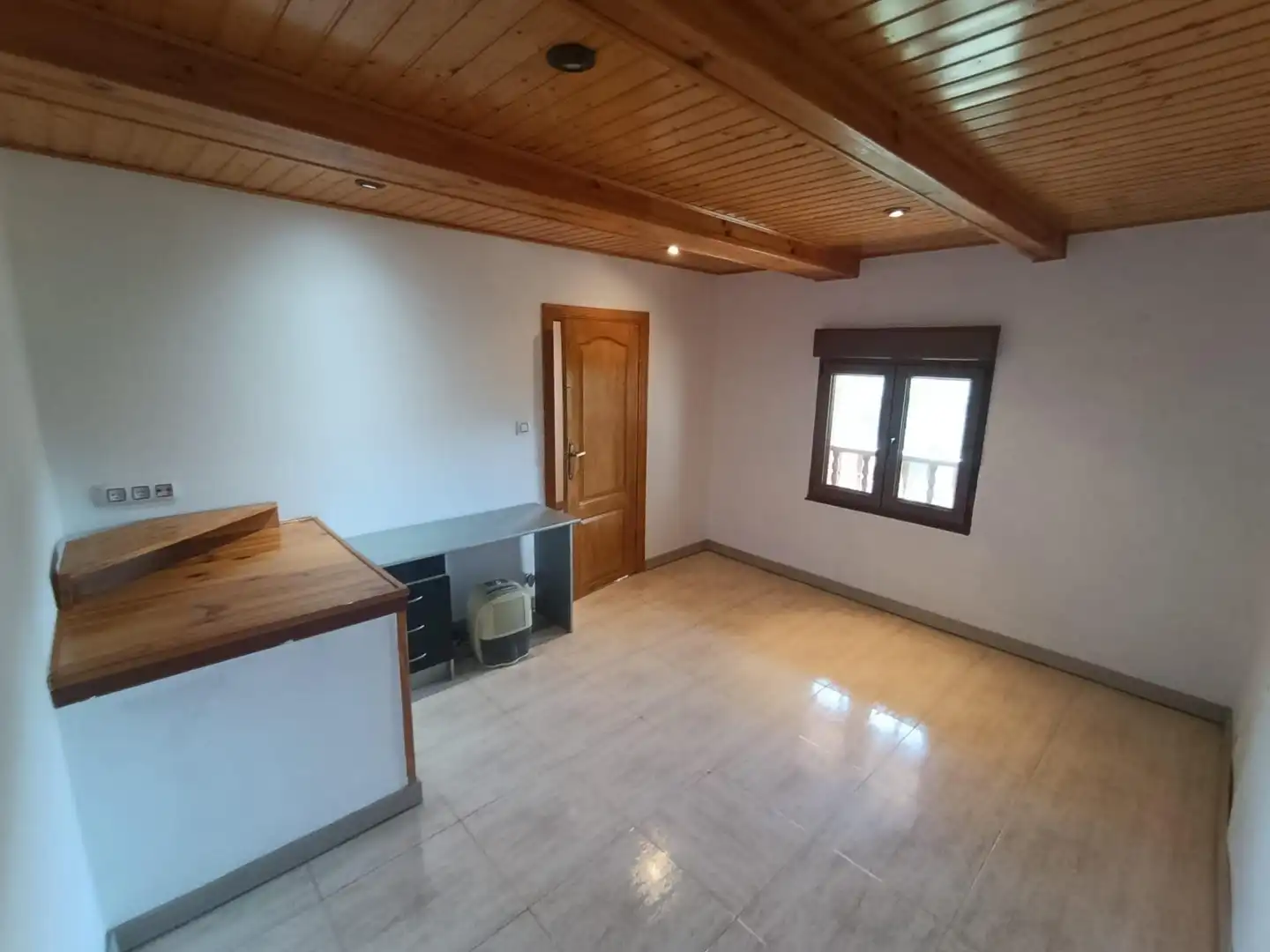 Country house zum Verkauf in San Martín del Rey Aurelio mit Balkon