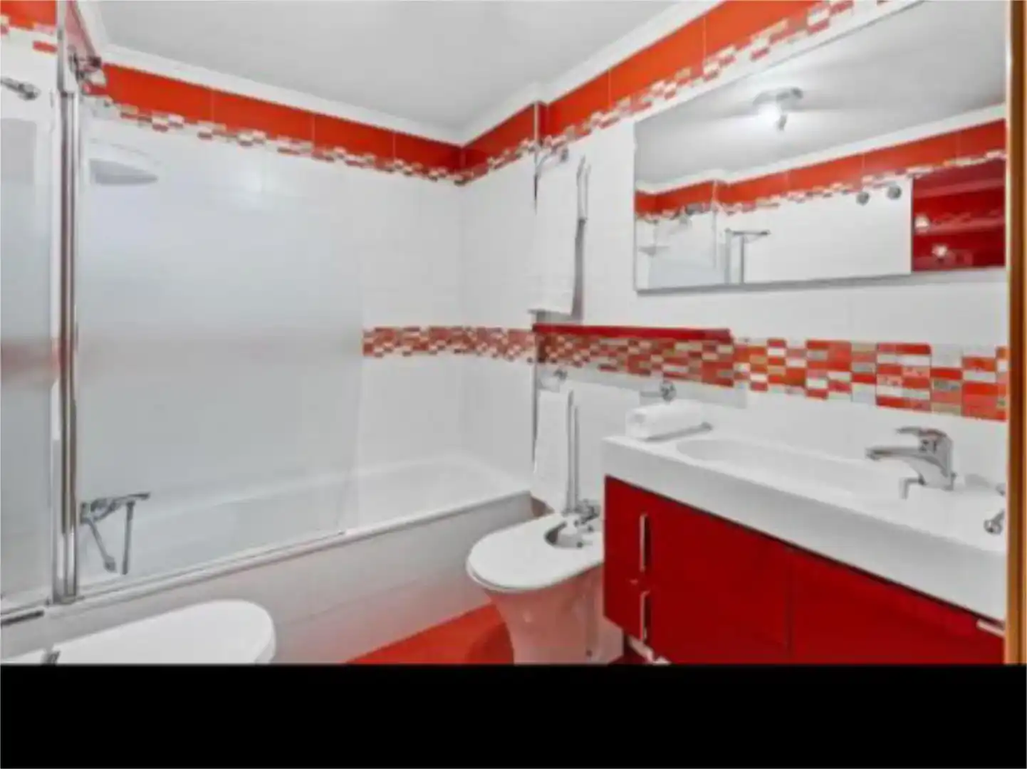 Baño de Piso en venta en Granada con Aire acondicionado, Jardín privado y Amueblado
