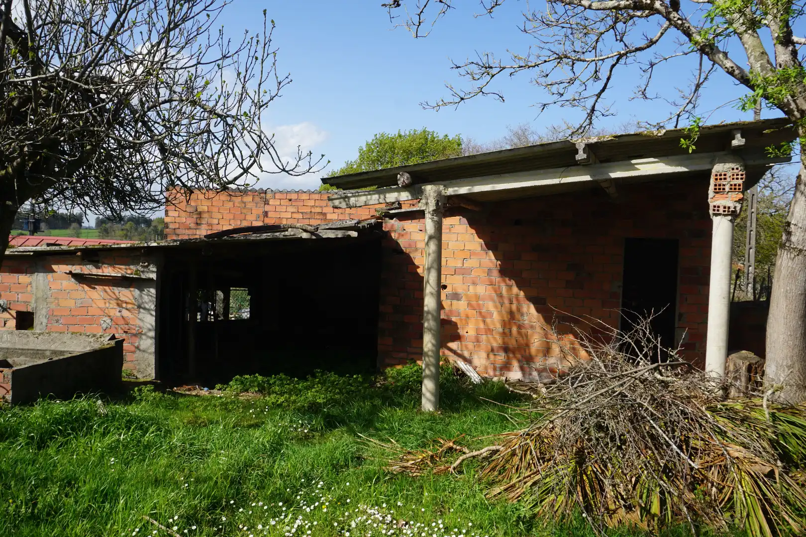 Vista exterior de Casa o xalet en venda en Melide amb Jardí privat