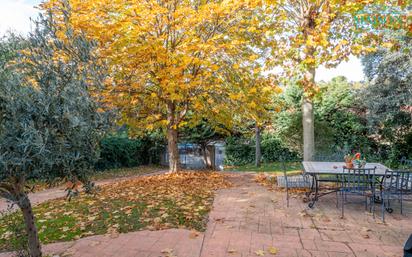 Jardí de Casa o xalet en venda en El Casar amb Balcó