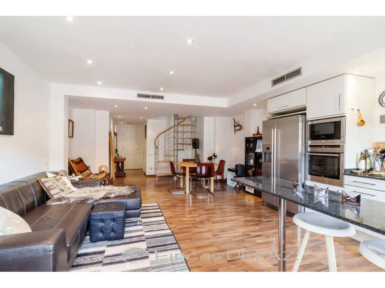 Sala d'estar de Dúplex en venda en Castelldefels amb Aire condicionat, Calefacció i Parquet
