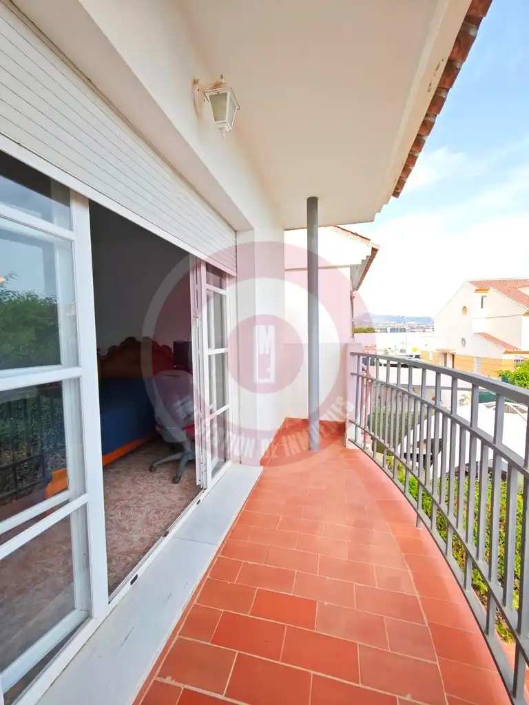Terrassa de Casa adosada en venda en Vélez-Málaga amb Terrassa, Alarma i Piscina comunitària