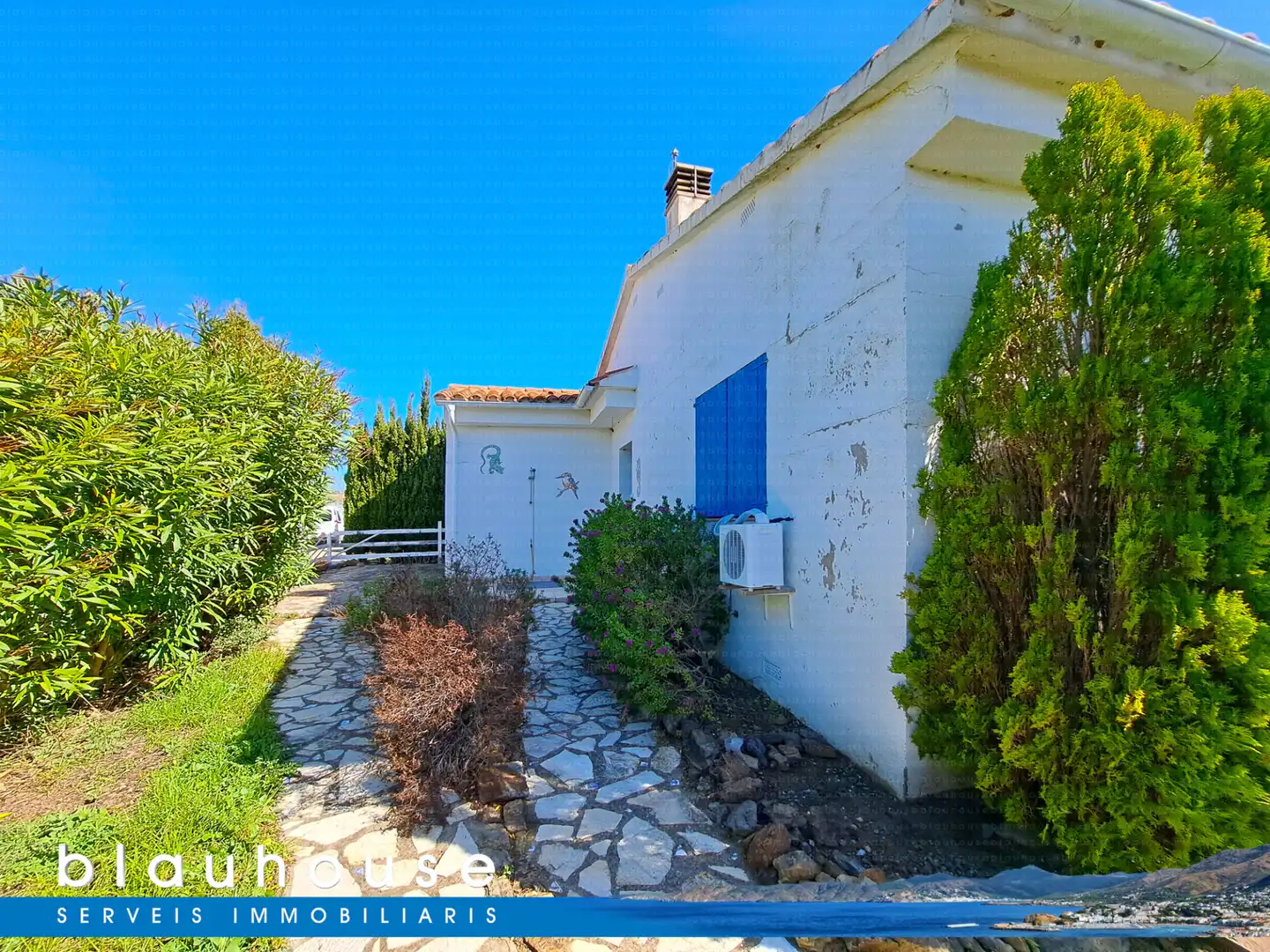 Vista exterior de Casa o xalet en venda en Llançà amb Jardí privat i Terrassa
