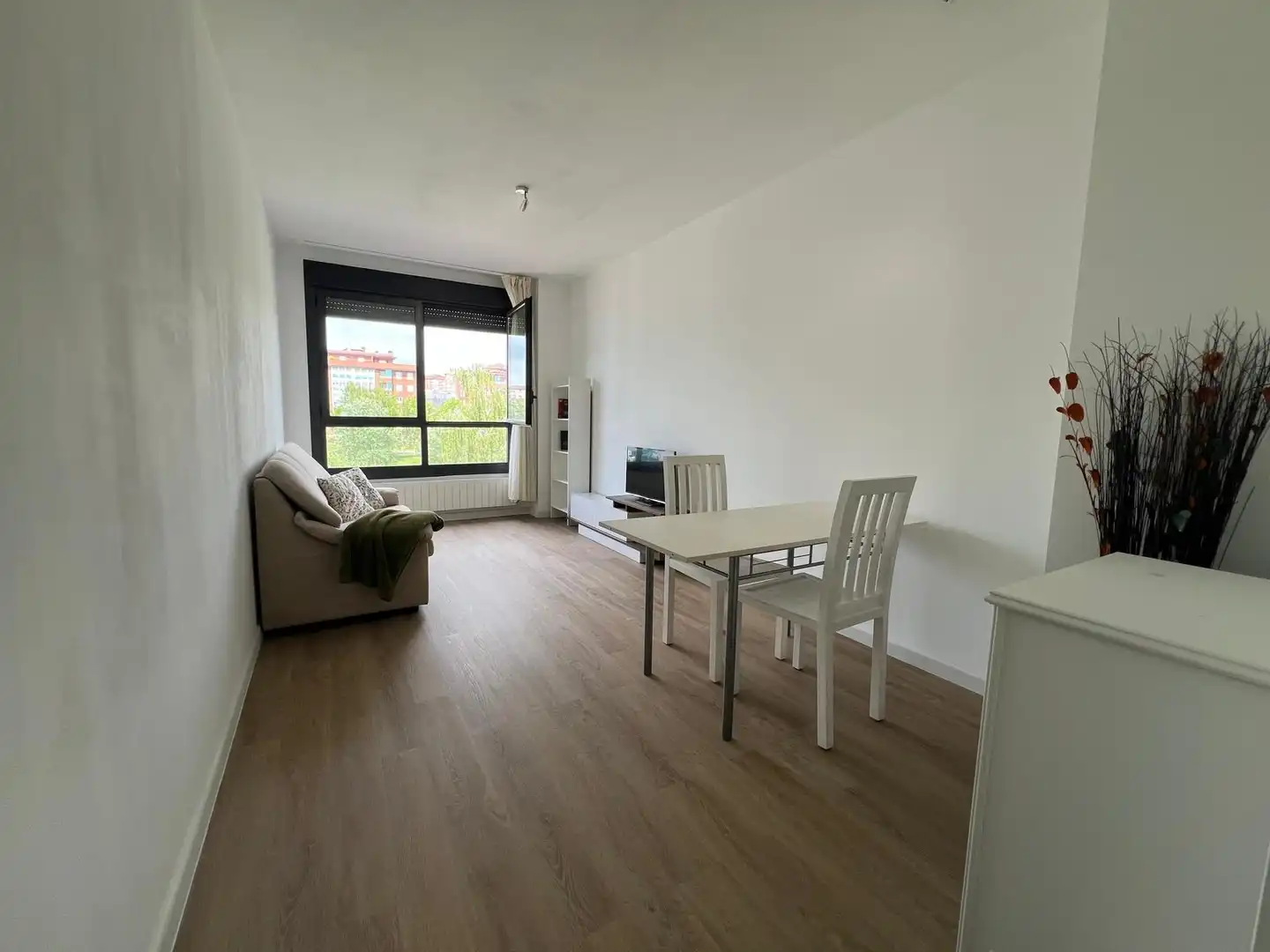Sala d'estar de Pis en venda en Vitoria - Gasteiz amb Calefacció i Traster