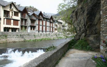 Außenansicht von Wohnung zum verkauf in Esterri d'Àneu mit Balkon