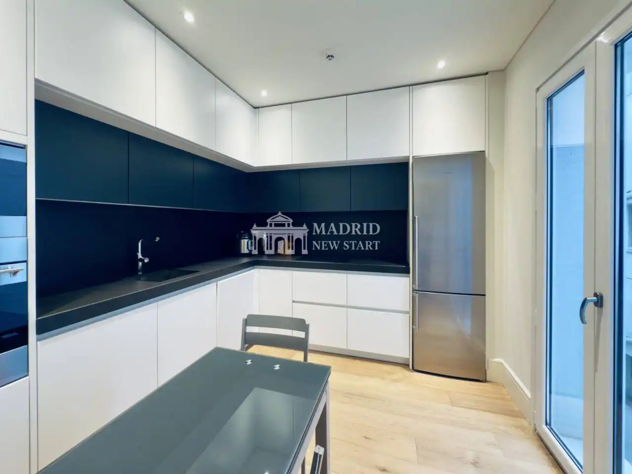 Küche von Wohnung zur Miete in Madrid mit Klimaanlage, Heizung und Parkett