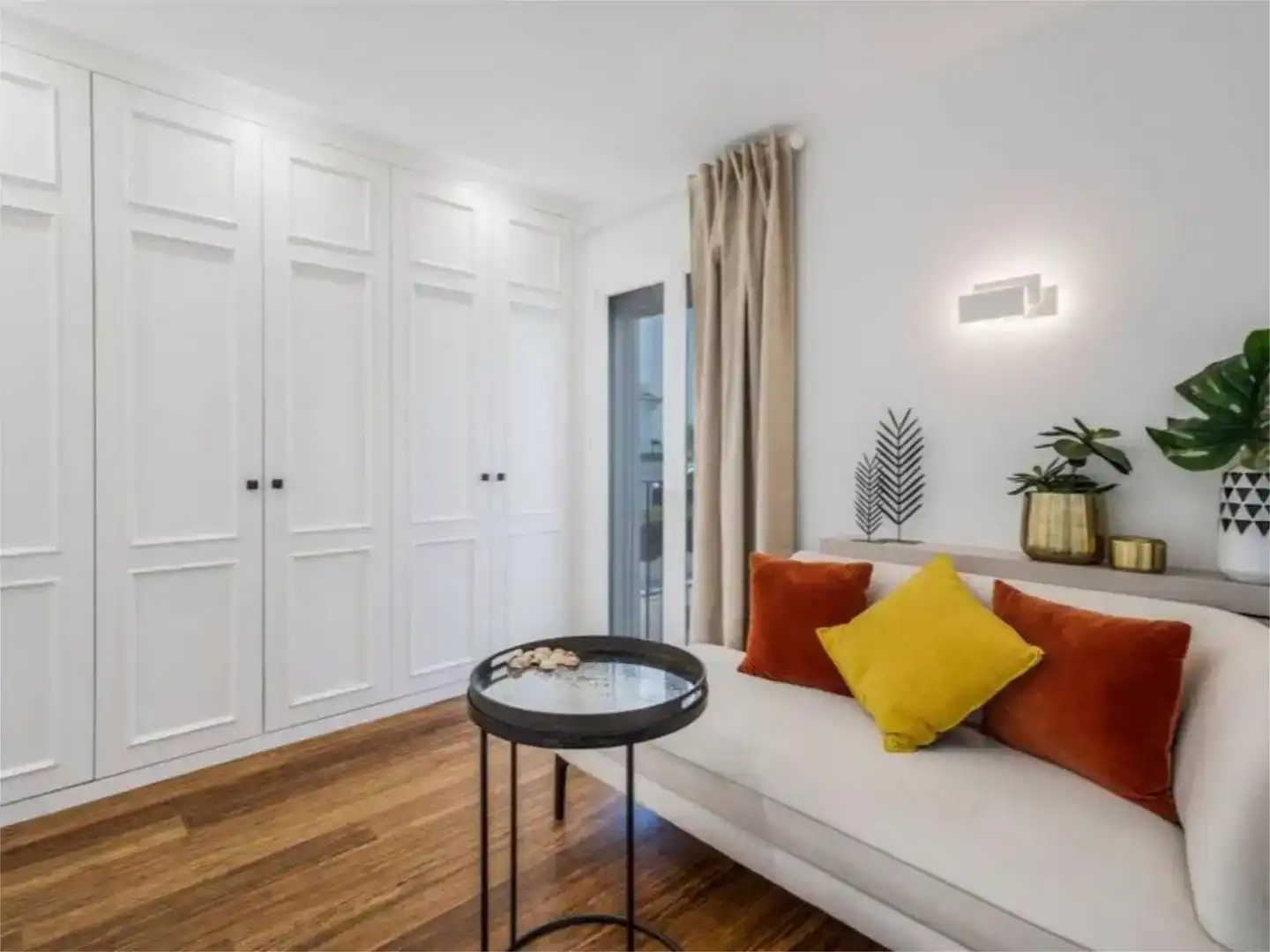 Sala d'estar de Planta baixa de lloguer en Marbella amb Aire condicionat i Balcó