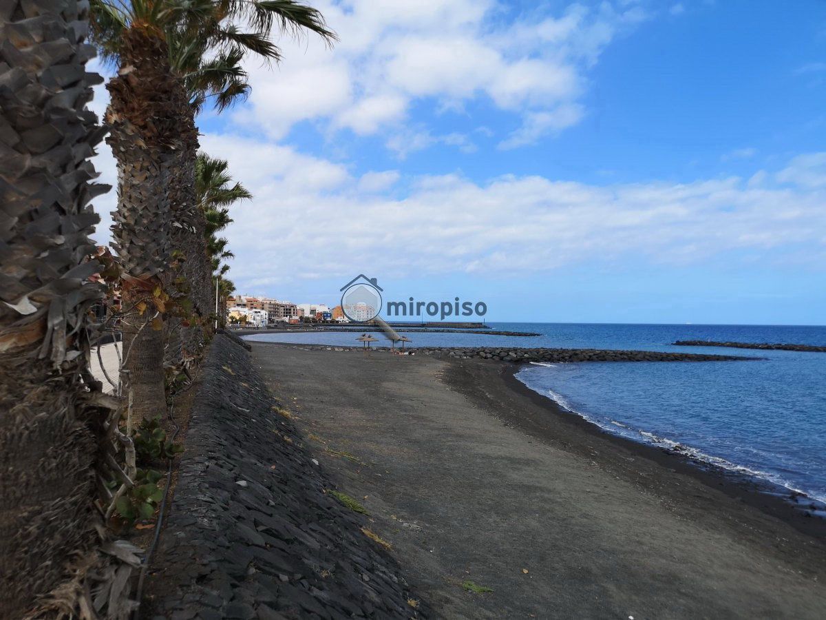 Vista exterior de Pis en venda en Güímar amb Terrassa i Traster