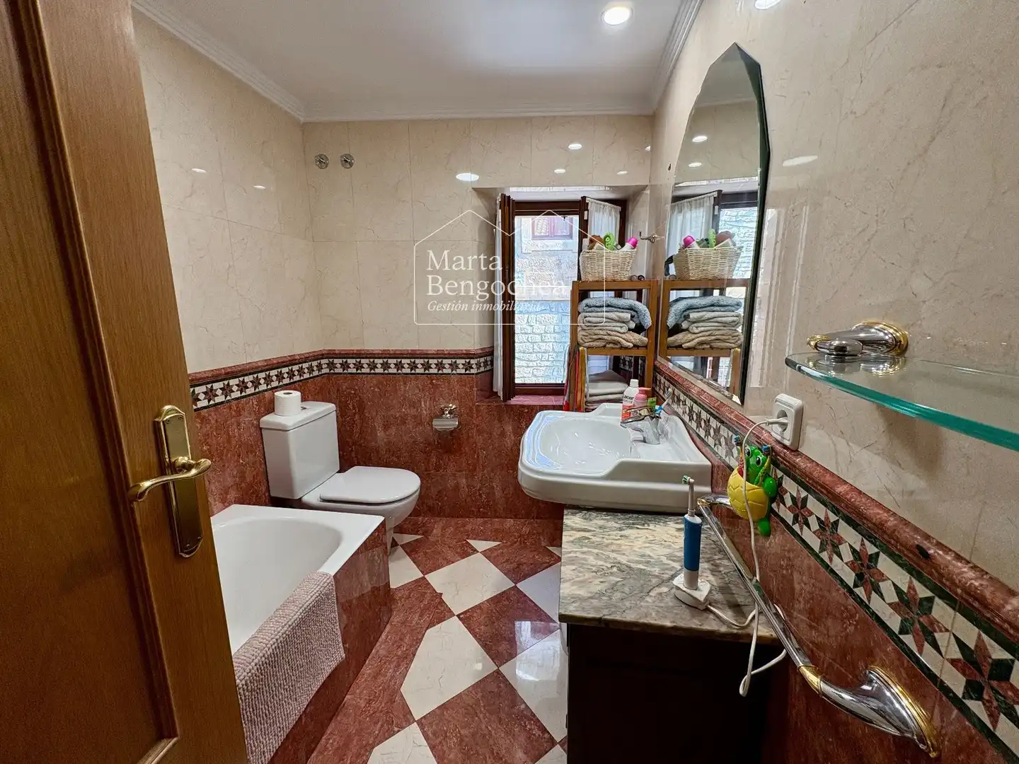 Baño de Casa o chalet en venta en Vitoria - Gasteiz con Calefacción