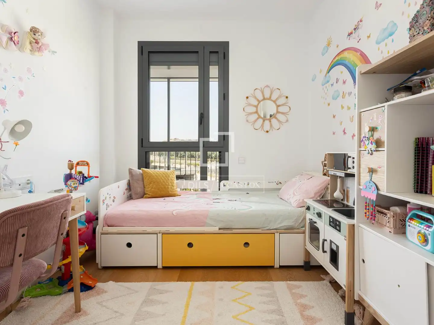 Bedroom of Flat for rent in Barcelona  with Air Conditioner, Heating and Parquet flooring