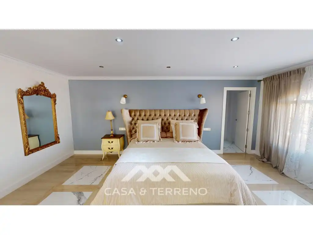 Dormitori de Casa o xalet en venda en Vélez-Málaga amb Piscina, Moblat i TV