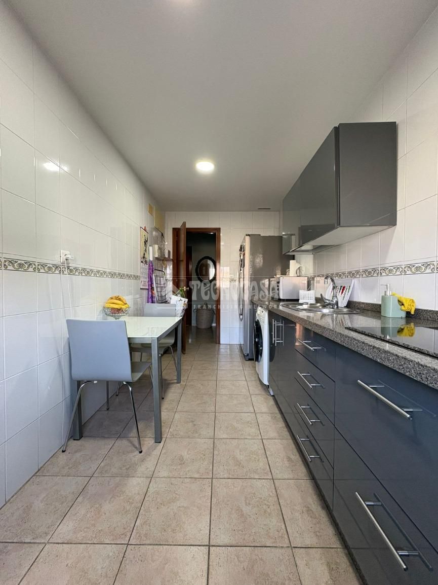 Kitchen of Single-family semi-detached for sale in La Rinconada  with Air Conditioner, Terrace and Furnished