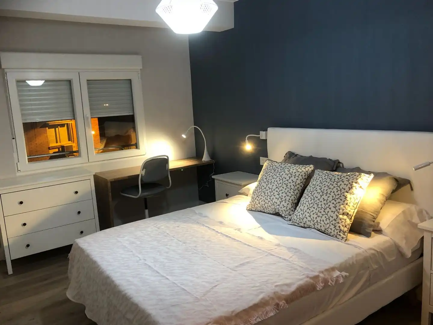 Habitación de Piso de alquiler en Granada con Aire acondicionado, Calefacción y Amueblado